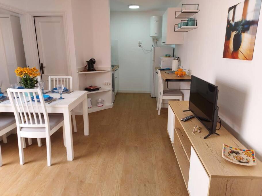 カレタ・デ・フステ Puerta Del Sol Casa Ilariaヴィラ エクステリア 写真